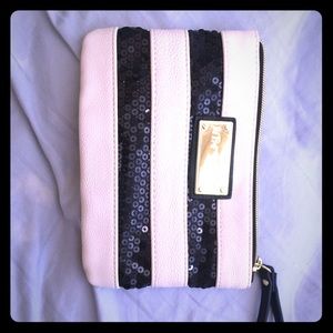 Wristlet